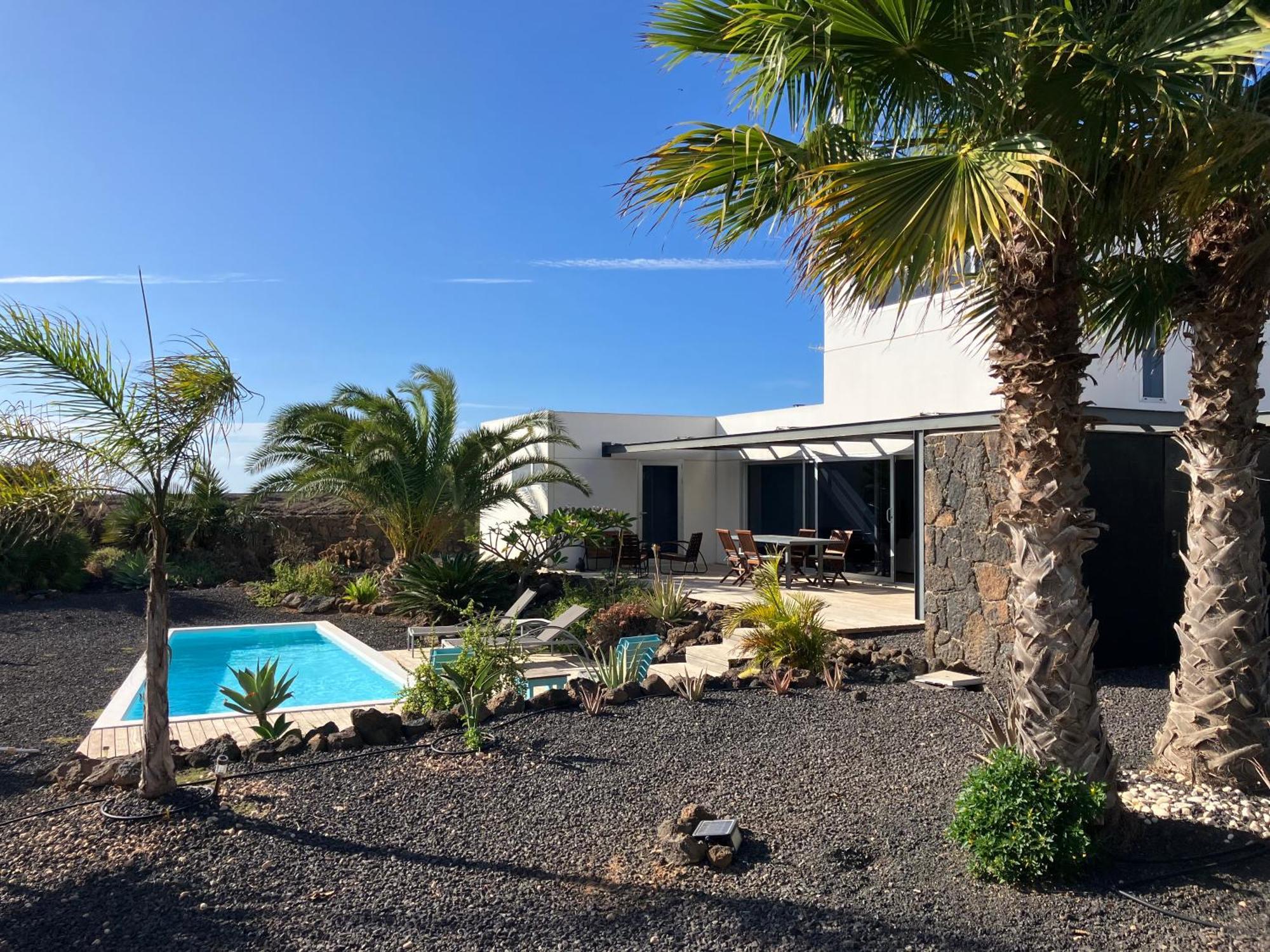 Majanicho Rock - Villa With Heated Pool Lajares Exterior photo
