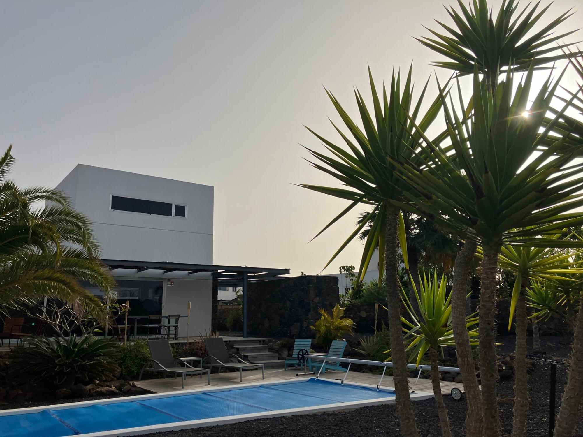 Majanicho Rock - Villa With Heated Pool Lajares Exterior photo