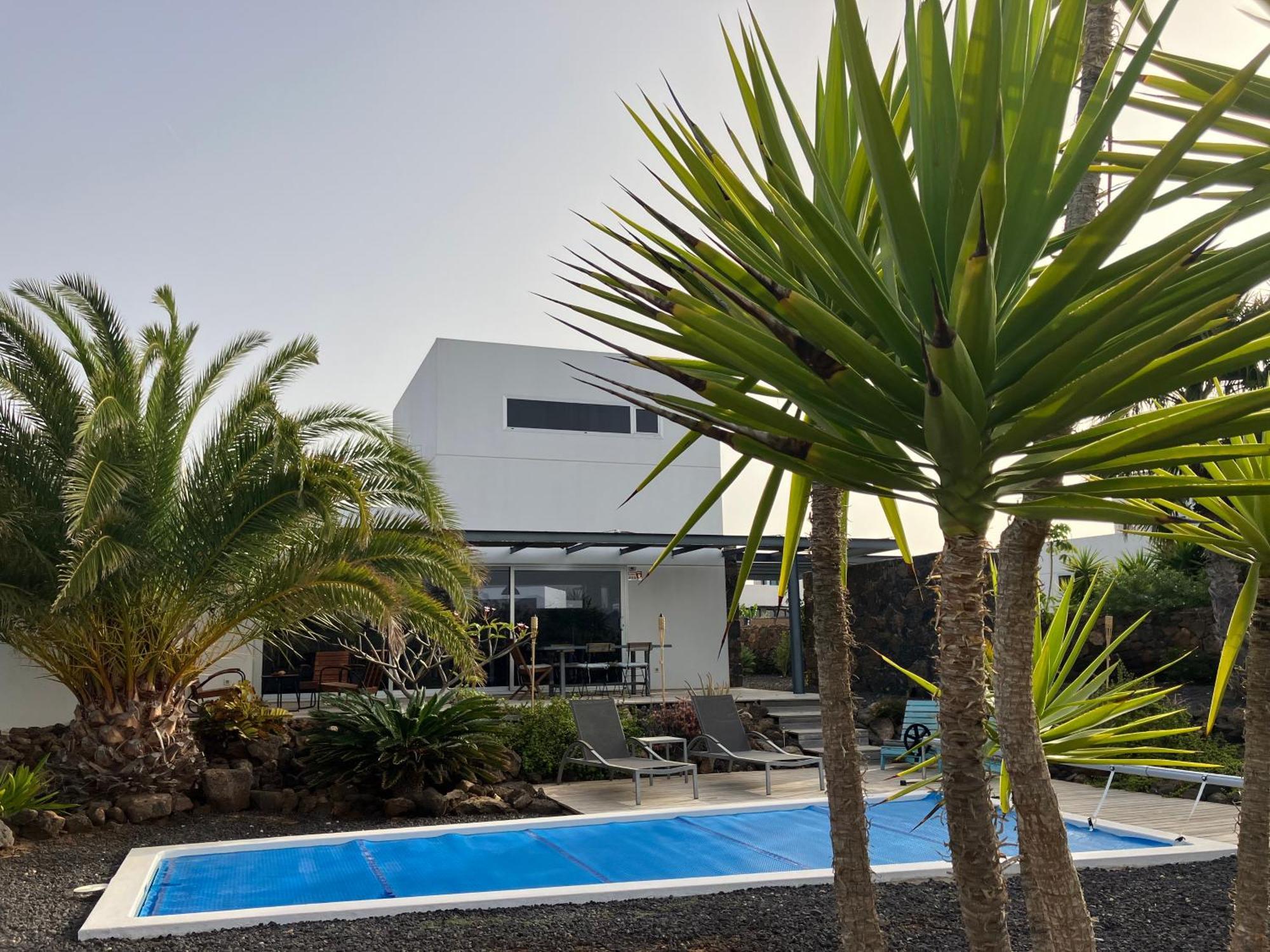 Majanicho Rock - Villa With Heated Pool Lajares Exterior photo