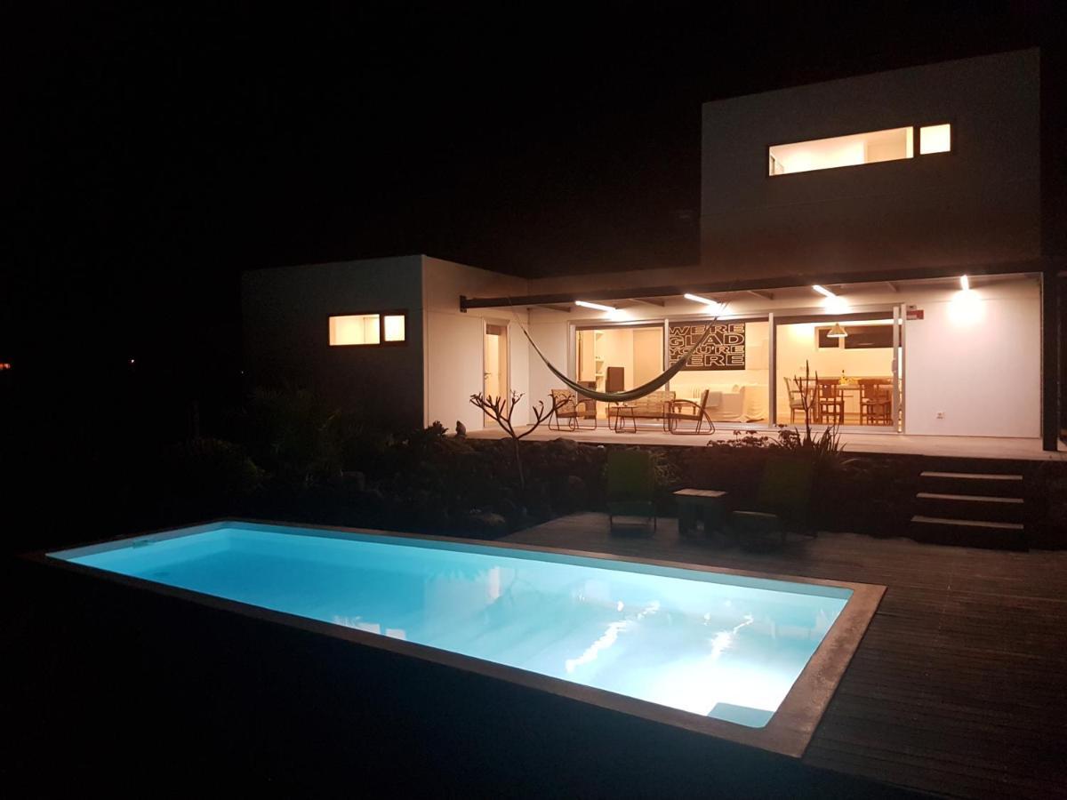 Majanicho Rock - Villa With Heated Pool Lajares Exterior photo